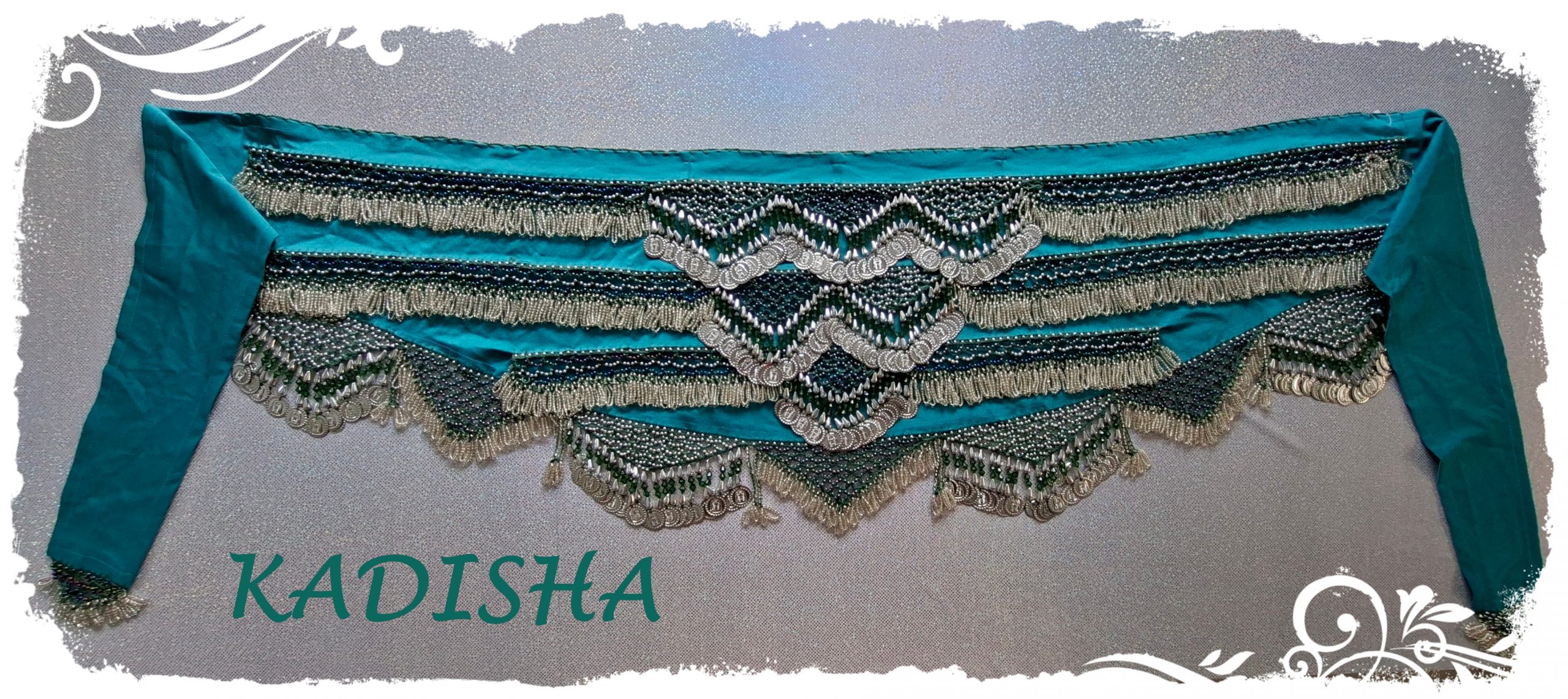 Hüfttuch in petrol mit silbernen Perlen und Münzen, Größe XXL – Bild 2