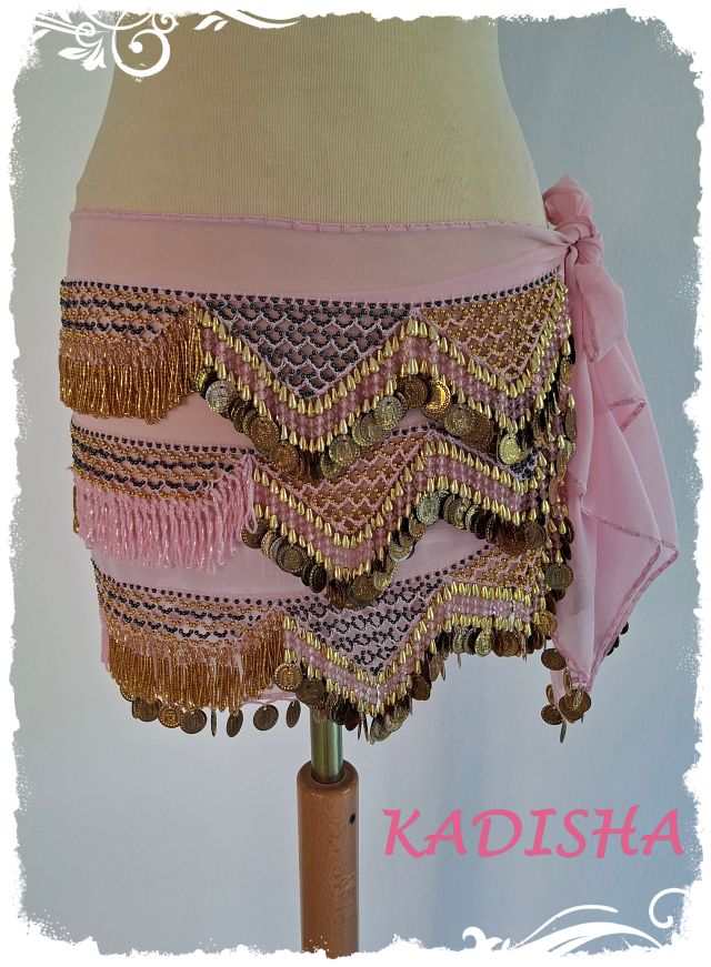 Hüfttuch in zartem rosa mit goldenen und rosa Perlen und goldenen Münzen, Größe M