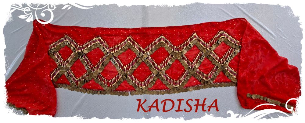 Hüfttuch in rot aus marmoriertem Chiffon mit goldenen Perlen und Münzen und irisierenden roten Perlen, Größe S / M – Bild 2