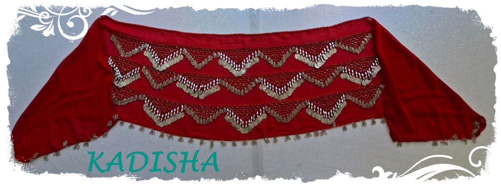 Hüfttuch aus Chiffon in rot, mit silbernen Perlen und Münzen, Größe S – Bild 2