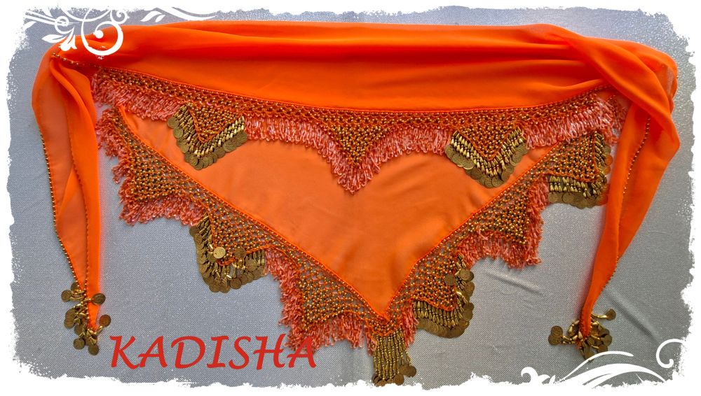 Dreicktuch aus Chiffon in neonorange mit goldenen und irisierenden lachsfarbenen Perlen und goldenen Münzen, Größe M – Bild 3