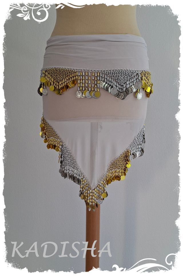 Dreicktuch aus Chiffon in weiß mit goldenen Plättchen, silbernen Perlen und silbernen Münzen, Größe S – Bild 2
