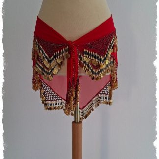 Dreicktuch aus Chiffon in leuchtendem rot mit goldenen und blau irisierenden Perlen und goldenen Münzen, Größe XL