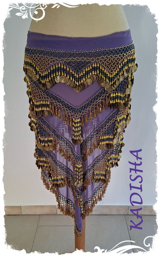 Dreicktuch aus Chiffon in flieder mit goldenen und blaulila irisierenden Perlen und goldenen Münzen
