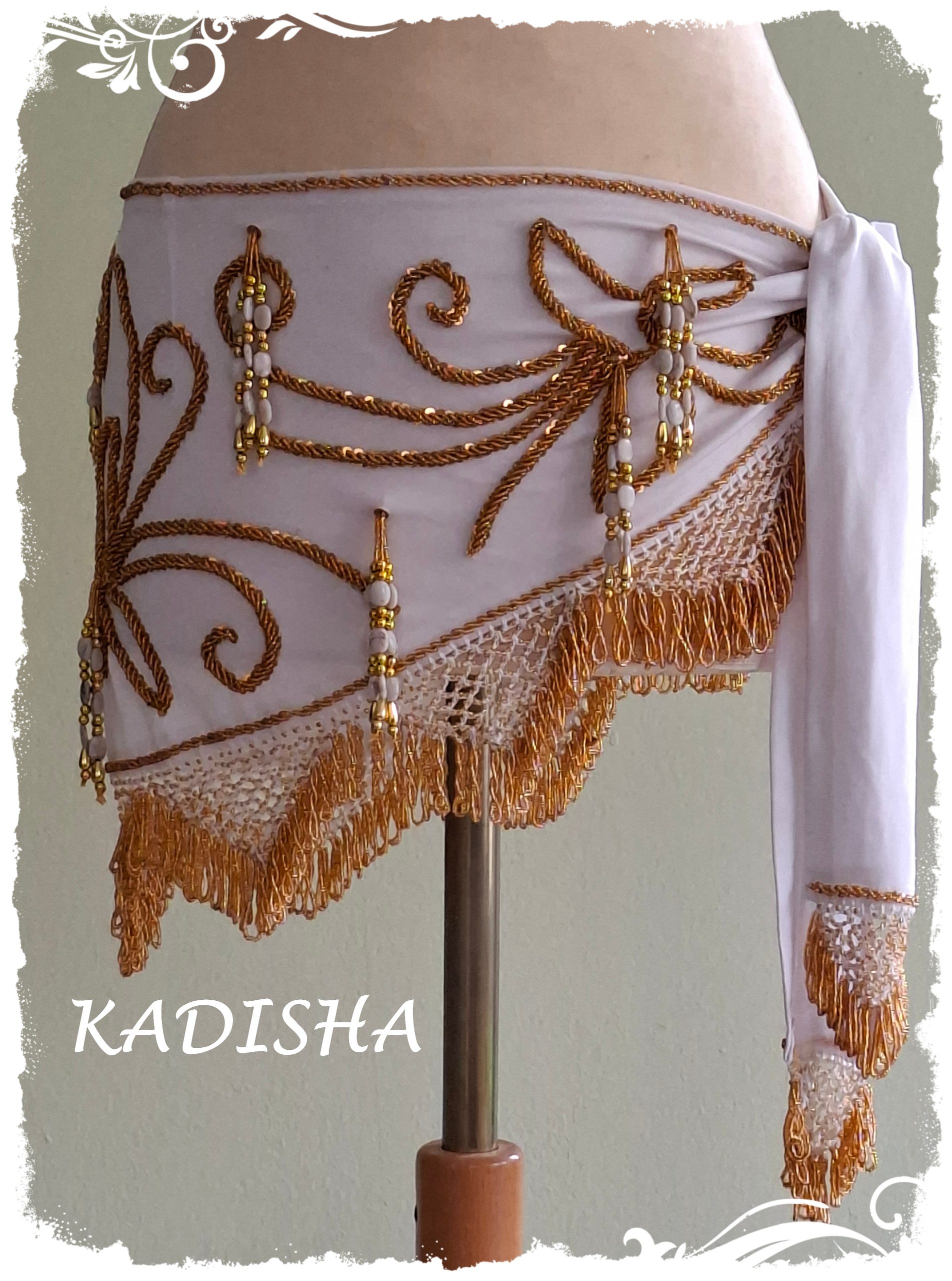 Hüfttuch in weiß mit goldenen und weißen Perlen, Größe L