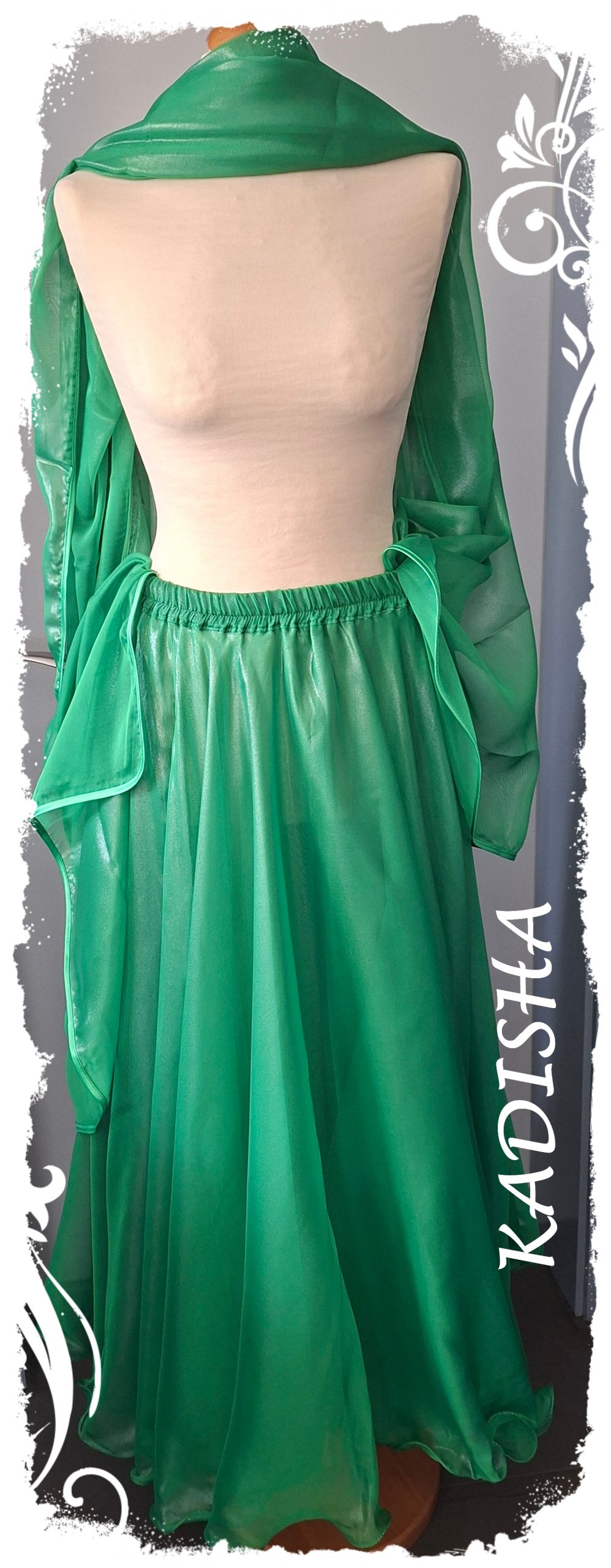 Glanzrock aus Chiffon, weit und doppellagig in grün