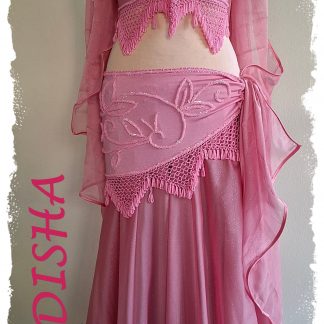 Tanzoutfit in zartem rose 4 tlg., Oberteil und Hüfttuch Farbe  in Farbe bestickt, Glitzerrock weit in rose, Größe S