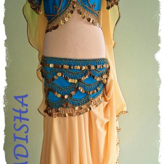 Tanzoutfit 4 tlg. kombiniert in türkis und vanillegelb, Oberteil und Hüfttuch mit goldenen Münzen, Rock bestickt vanillegelb, Größe XL